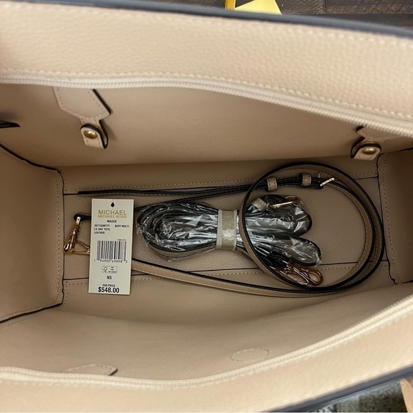 Michael Kors 3 in 1 Large Maisie Tote. Beige. #360 - Picture 13 of 14